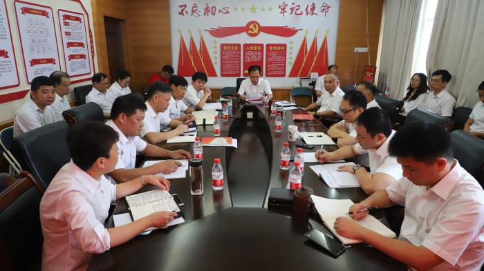 7典型事例剖析會現(xiàn)場。譚龍 攝700.JPG